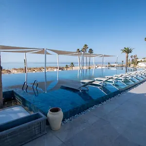 One Premium Hotel *