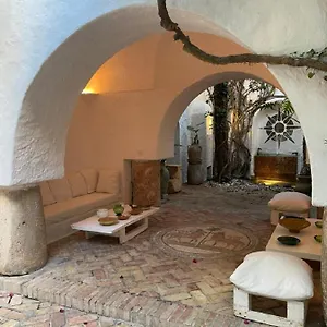Maison Des Cyprès *